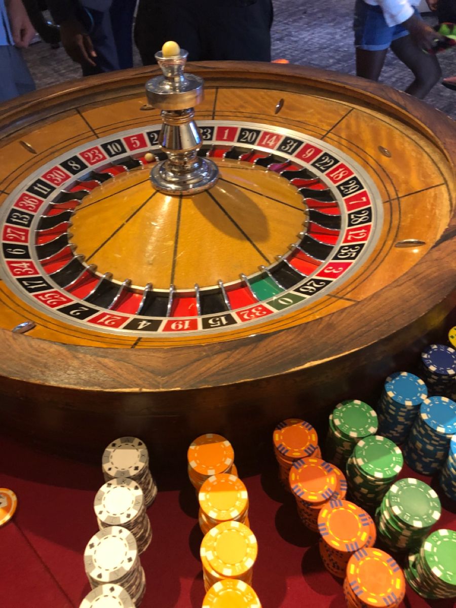 J10 Shop کھلاڑیوں کے لیے لائیو کیسینو سیکشن